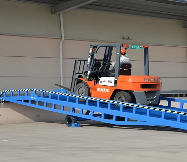 丽水移动式卸货平台（叉车用）